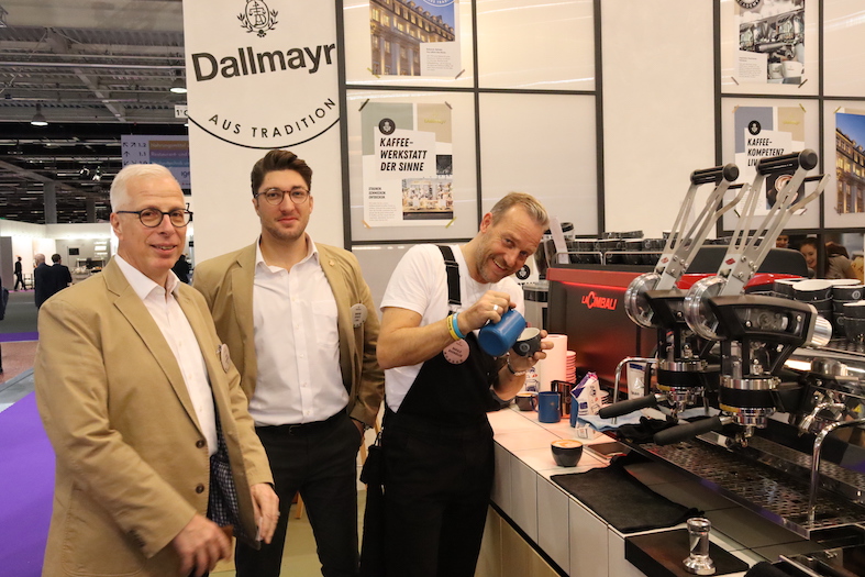 Dallmayr Gastronomie Service GmbH & Co. KG, Uwe Maiwald, Barista Harry Baumüller und David Stutz