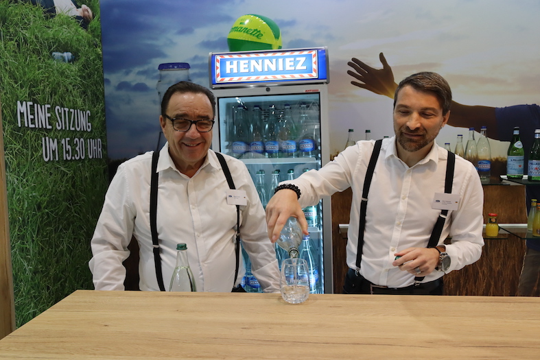 Nestlé Waters SA, Alex Palmone und Marco Zanini Verkaufsleiter OOH