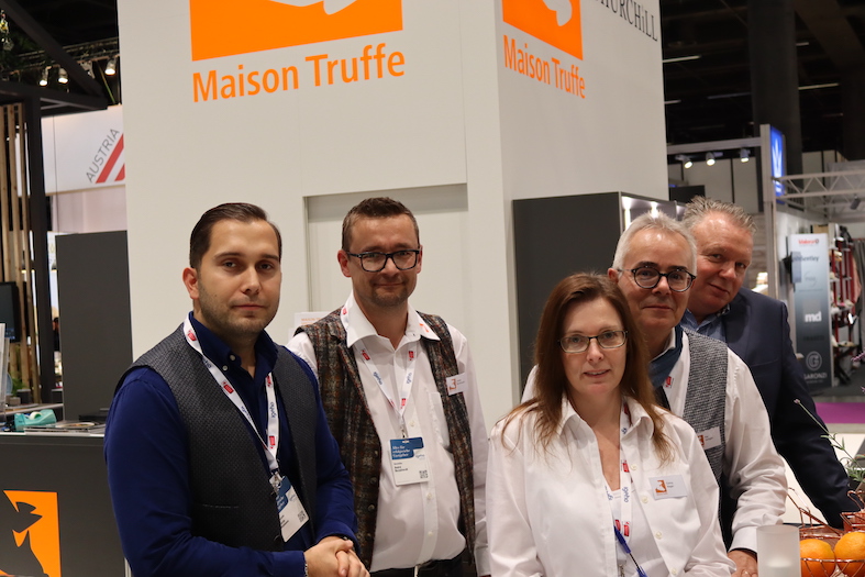 Maison Truffe, Dario Bojanovic, André Burckhardt, Conny Hager, Kay Oettgen-Thöny mit Thomas Stoffels von der Firma Churchill China Ltd