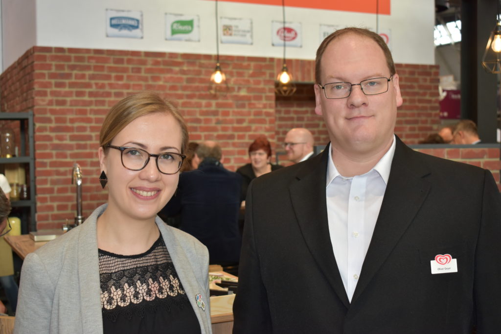 Justine Merz von Gourmet Connection GmbH und Oliver Geyer von Unilever GmbH