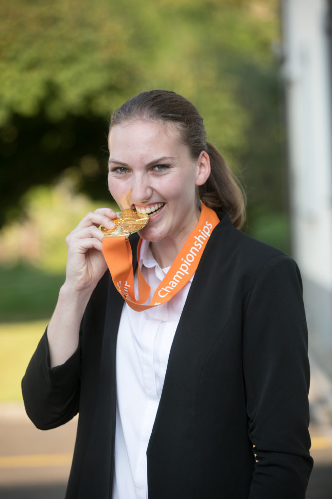 SwissSkills Championship 2020

Milena Schöni gewinnt vor Rahel Hug und Nicole Manser
Fachfrau/mann Hauswirtschaft EFZ
Gestionnaire en intendance CFC
Impiegata/Impiegato d' economia domestica AFC

Datum
Weggis 
Matthias Jurt Fotografie