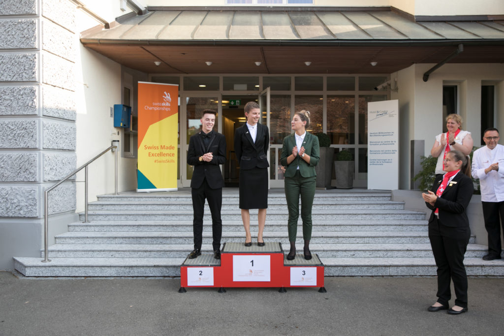 SwissSkills Championship 2020

Shania Colombo gewinnt Gold vor Cyrill Dörig und Priscilla Maytner
Restaurantfachfrau/mann EFZ
Spécialiste en restauration CFC
Impiegata/Impiegato di ristorazione AFC

Datum
Weggis 
Matthias Jurt Fotografie